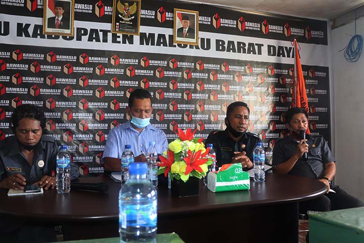 Kunjungi Bawaslu MBD, Abdullah Ely : Pentingnya Pengelolaan Informasi Sebagai Sarana Dalam Mengukur Efektivitas Kinerja